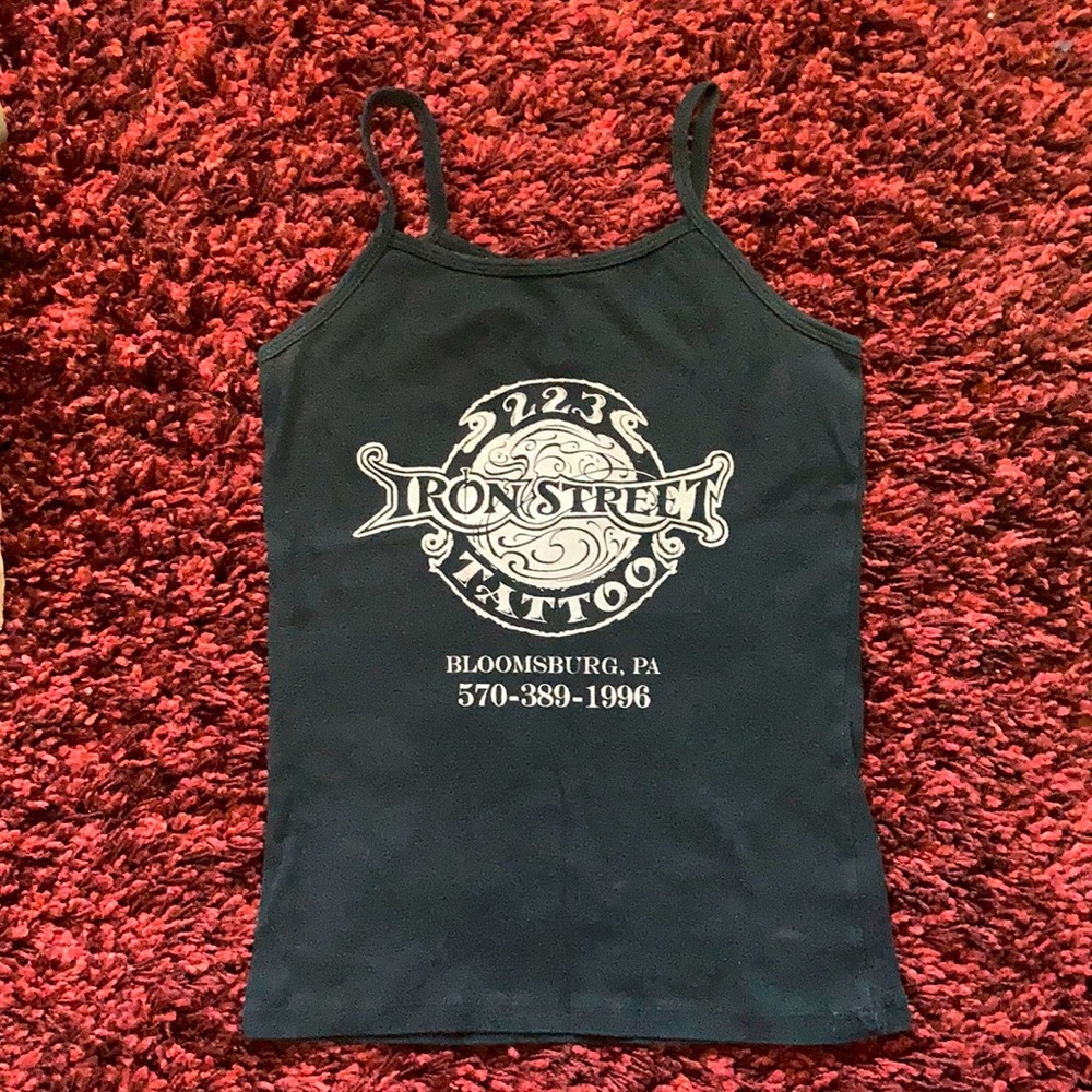 Tattoo shop tank M